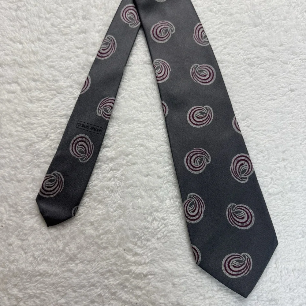 Giorgio‎ Armani Silk Tie Mens Gray Burgundy Abstract Swirl Geometric Made Italy